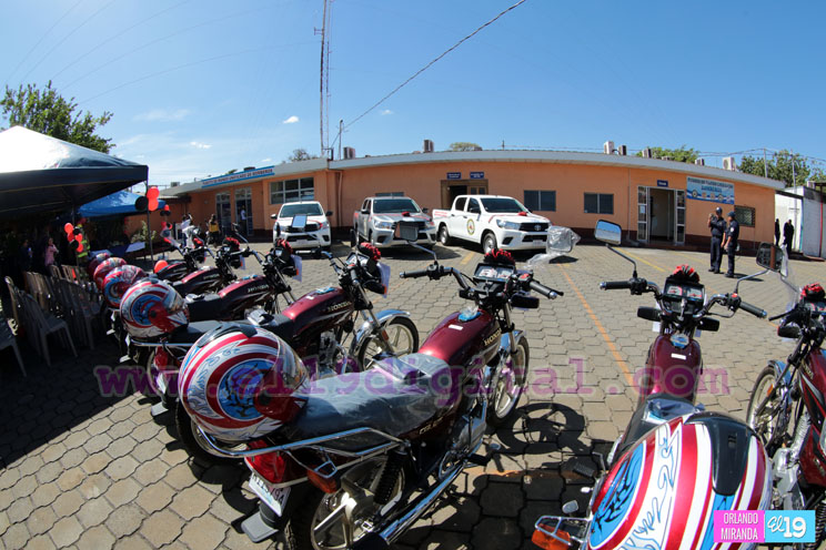 Gobierno Sandinista entrega medios de transporte y equipos a la DGB